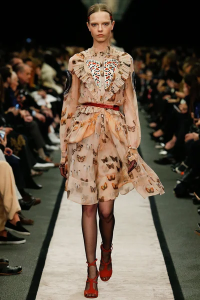 Look 8